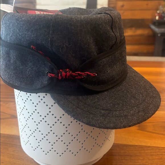 NWT Nee Moosejaw Charcoal Red Stormy Kramer Sidekick Billed Cap Hat Size 7 1/8 - Picture 2 of 9